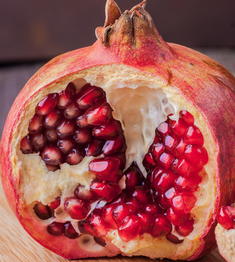Spiced Up Salad With Pomegranate Seeds and Ginger