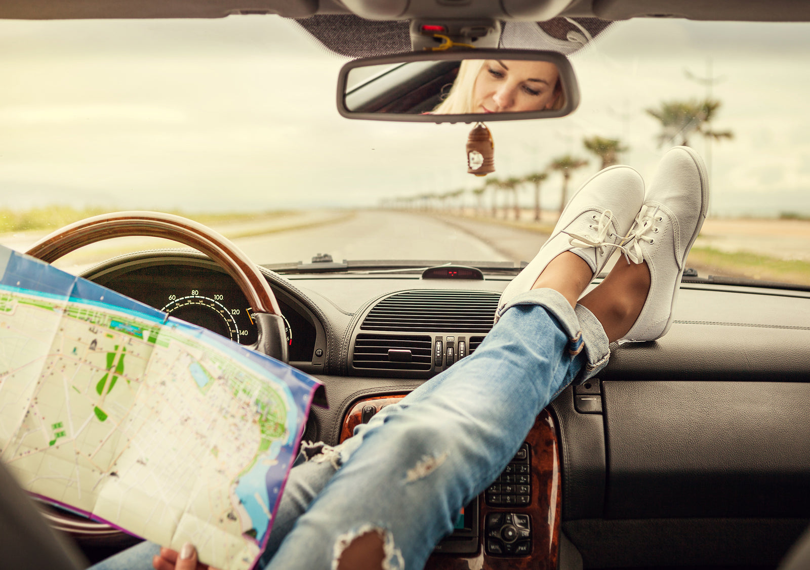 Gearing Up For A Summer Vacay? Eat Healthy Away From Home With These Expert Tips